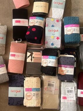 BRAND NEW GIRLS TIGHTS L-XL